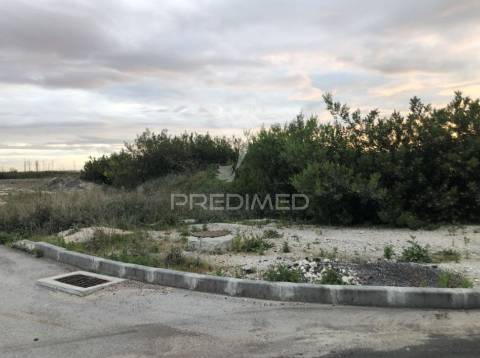 Lote de terreno industrial para construção