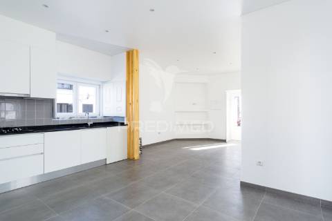 Moradia t2 + em olho marinho