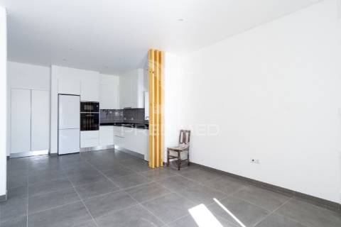 Moradia t2 + em olho marinho