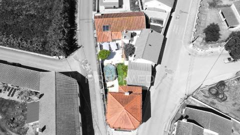 Moradia t2 + em olho marinho