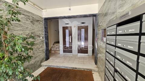 T3 com vista mar em paço de arcos