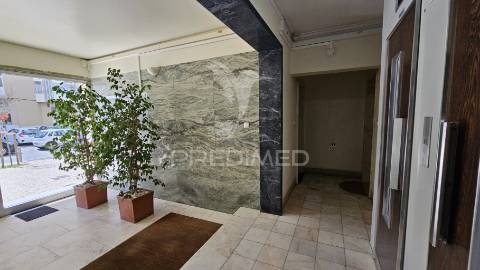 T3 com vista mar em paço de arcos