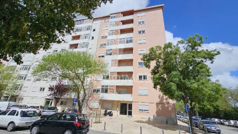 T3 com vista mar em paço de arcos