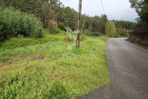 Terreno com possibilidade de  construção