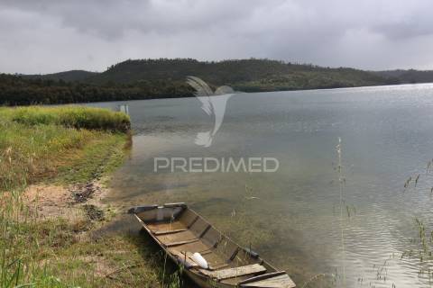 Terreno com possibilidade de  construção