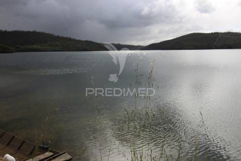 Terreno com possibilidade de  construção