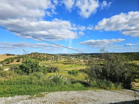 Moradia em ruína em alcaria longa, mértola