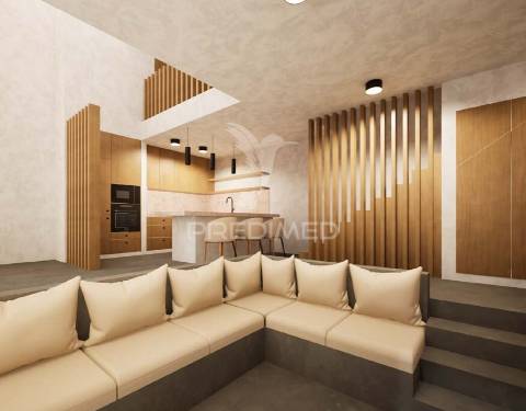 Moradia com projeto aprovado p/ 5 apartamentos, em setúbal