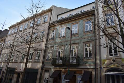 Espaço junto á torre dos clérigos