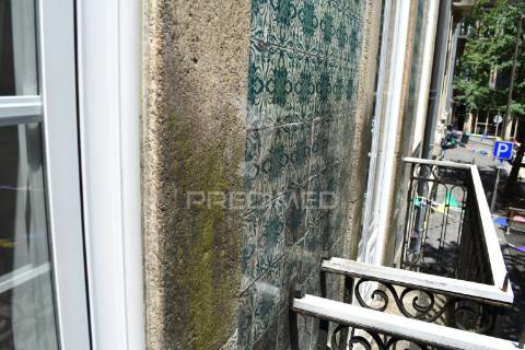 Espaço junto á torre dos clérigos