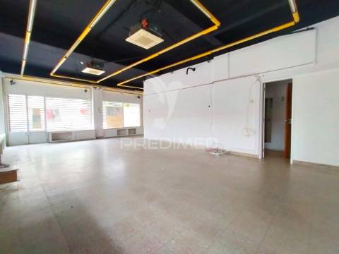 Loja | damaia de cima