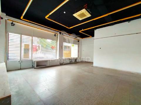 Loja | damaia de cima