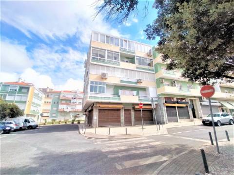 Loja | damaia de cima