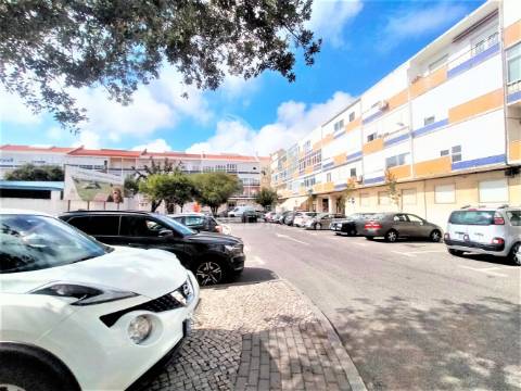 Loja | damaia de cima