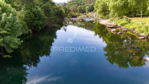 Terreno rústico com 37.700 m² e margem de rio – oportunidade única em braga