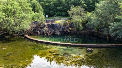 Terreno rústico com 37.700 m² e margem de rio – oportunidade única em braga