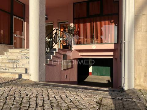 Garagem/box no centro de palmela