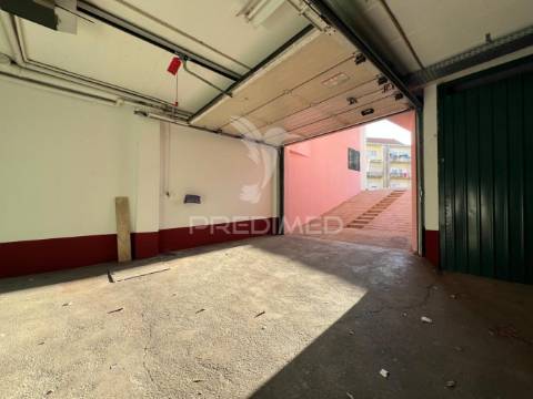 Garagem/box no centro de palmela