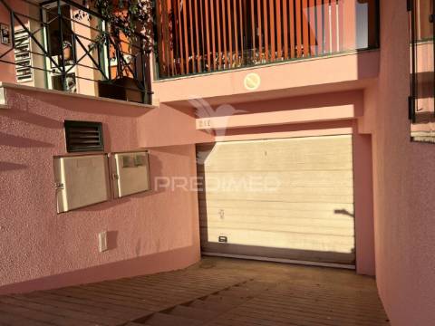 Garagem/box no centro de palmela