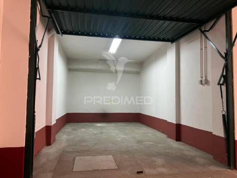 Garagem/box no centro de palmela