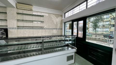 Café para venda no laranjeiro, almada