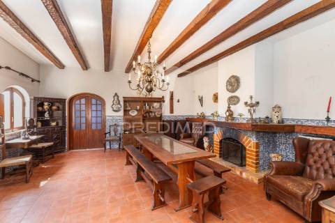 Quinta com terreno de 6500m2 no barreiro