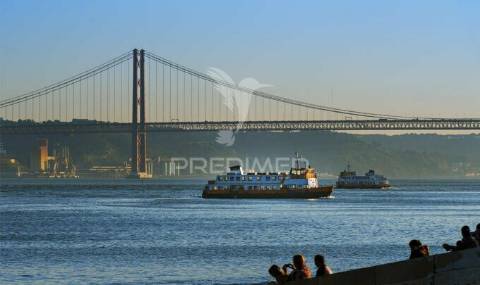 Terreno na sobreda caparica, perto de praias e de lisboa.