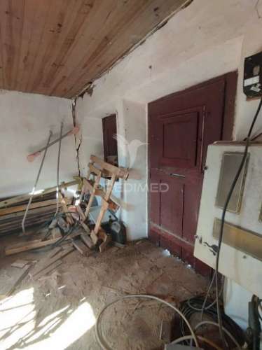 Moradia com terreno, para reconstruir