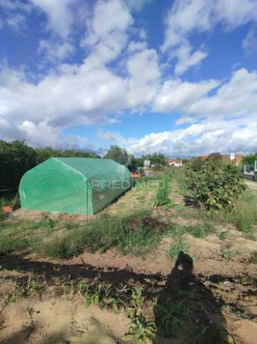 Moradia com terreno, para reconstruir