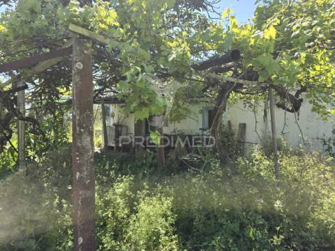 Casa típica para recuperar - grândola