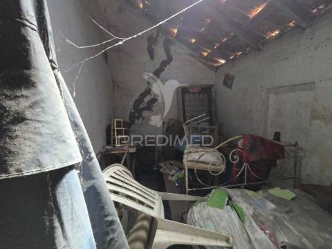 Casa típica para recuperar - grândola