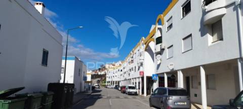 Garagens no topo do bairro da eira