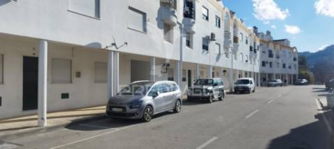 Garagens no topo do bairro da eira