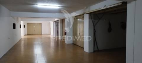 Garagens no topo do bairro da eira