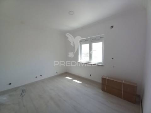 Moradia t3 restaurada em foros de amora – seixal