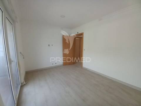 Moradia t3 restaurada em foros de amora – seixal