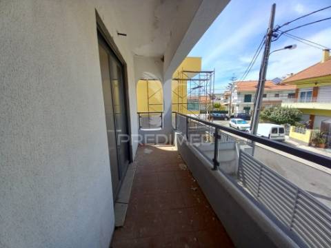 Moradia t3 restaurada em foros de amora – seixal