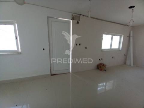 Moradia t3 restaurada em foros de amora – seixal