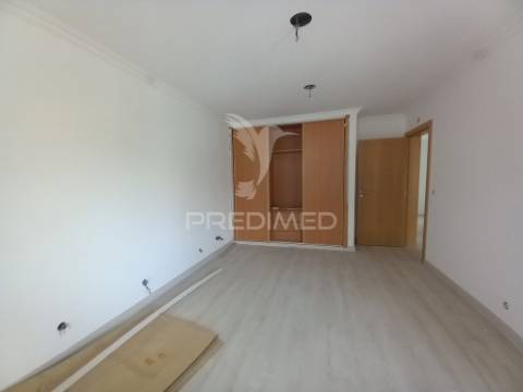 Moradia t3 restaurada em foros de amora – seixal