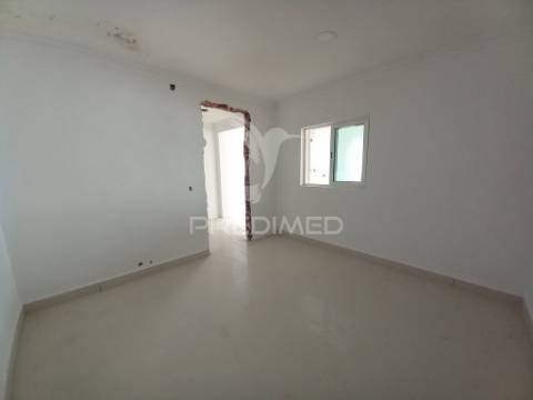 Moradia t3 restaurada em foros de amora – seixal