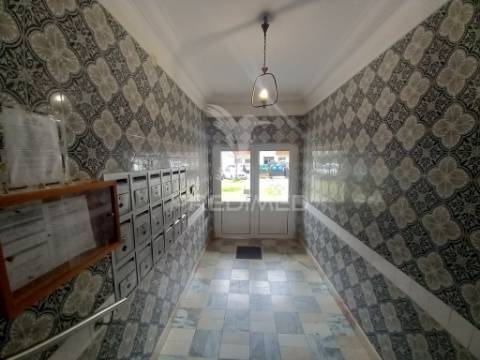 Apartamento t2 totalmente restaurado no laranjeiro