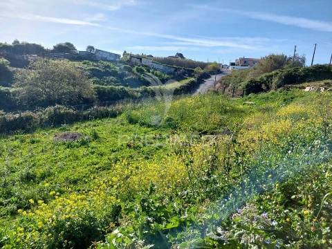 Terreno urbano com benfeitorias
