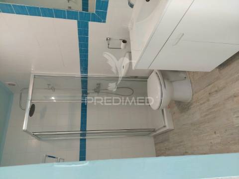 Terreno urbano com benfeitorias