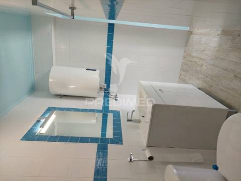 Terreno urbano com benfeitorias