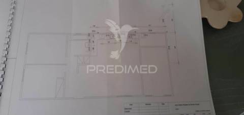 Terreno urbano com benfeitorias