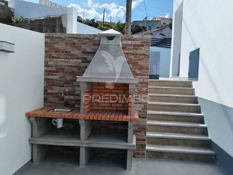 Moradia t4 a estrear com piscina em alverca