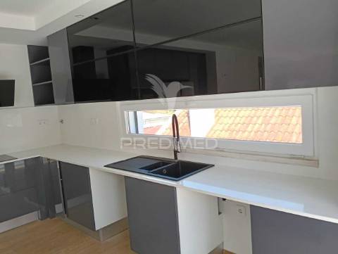 Moradia t4 a estrear com piscina em alverca