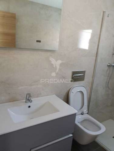 Moradia t4 a estrear com piscina em alverca