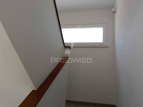 Moradia t4 a estrear com piscina em alverca