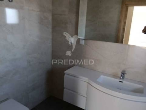 Moradia t4 a estrear com piscina em alverca